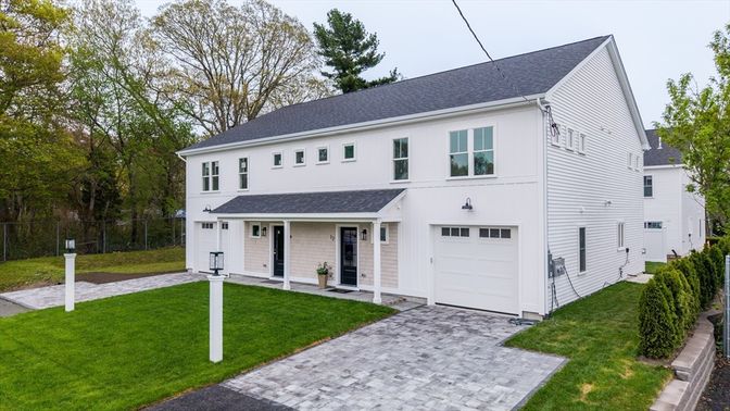 Attached, Exterior, Facade, Farmhouse