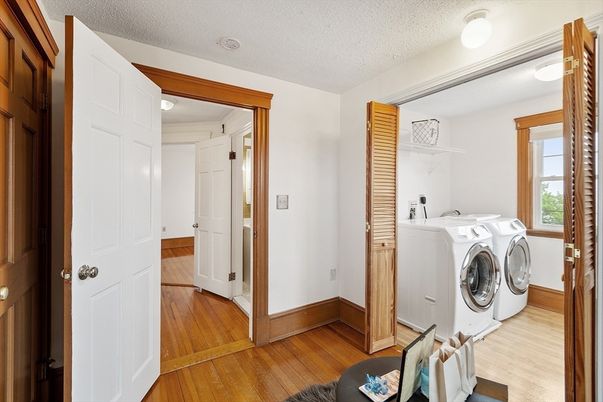 Interior, Washer, Wood Texture Flooring