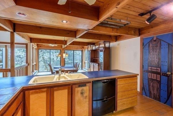 Dining room, Interior, Kitchen, Pendant Lights, Recessed Lighting, Wooden Beams, Wooden Ceilings, Wood Texture Flooring