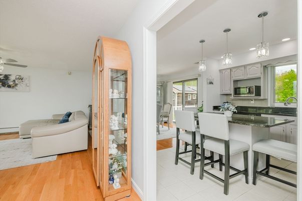 Dining room, Interior, Kitchen, Pendant Lights, Recessed Lighting, Wood Texture Flooring