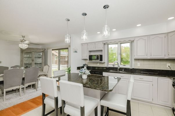 Dining room, Interior, Kitchen, Pendant Lights, Recessed Lighting, Wood Texture Flooring