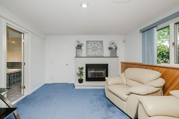 Fireplace, Interior, Living room, Recessed Lighting