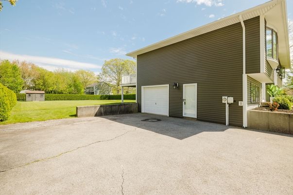 Detached Garage, Exterior
