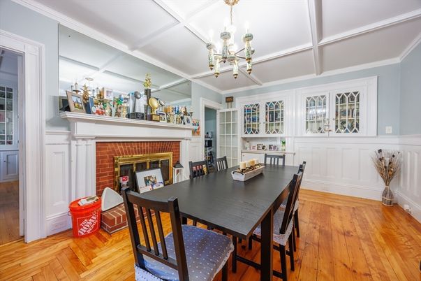 Chandelier, Dining room, Fireplace, Interior, Wood Texture Flooring
