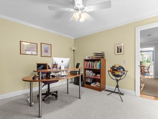 Home Office, Interior