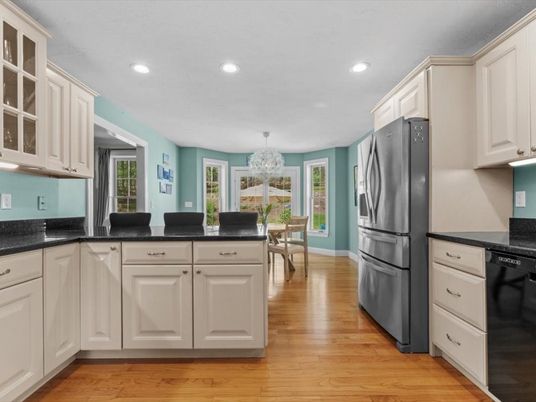 Chandelier, Dining room, Interior, Kitchen, Recessed Lighting, Wood Texture Flooring