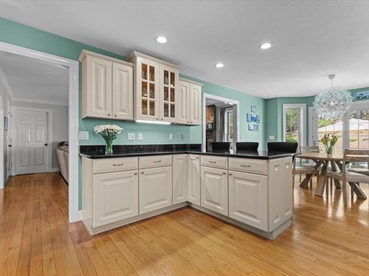 Chandelier, Dining room, Interior, Kitchen, Recessed Lighting, Wood Texture Flooring