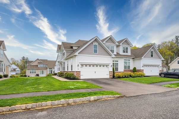 Attached, Exterior, Facade, Farmhouse