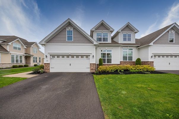 Attached, Exterior, Facade, Farmhouse