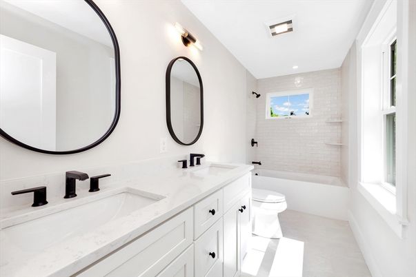 Bathroom, Dual Sink Vanities, Interior, Recessed Lighting