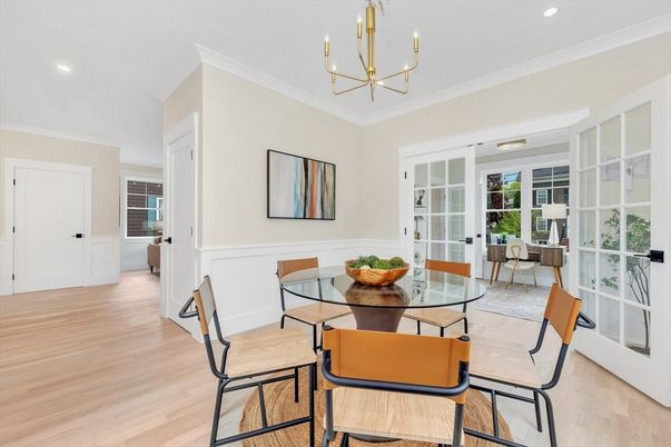 Chandelier, Dining room, Interior, Recessed Lighting, Wood Texture Flooring