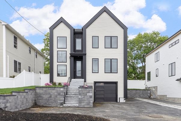 Attached, Exterior, Facade, Rowhouse