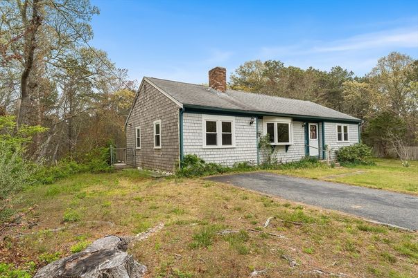 Backyard, Exterior, Facade, Cape Cod