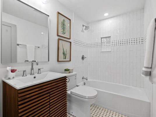 Bathroom, Interior, Recessed Lighting
