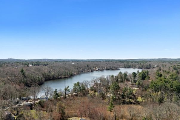 Exterior, Lake