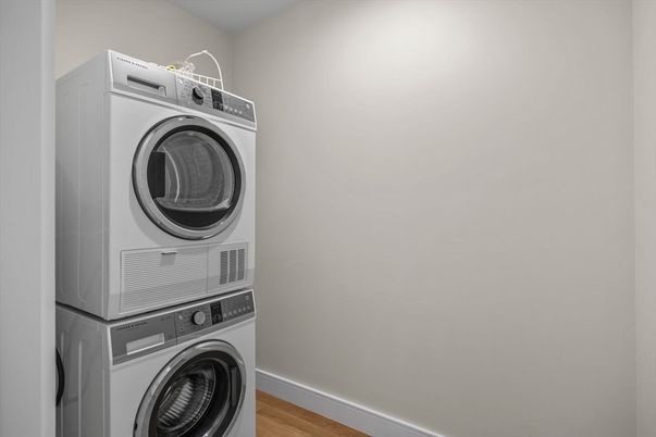 Interior, Utility Closets, Washer, Wood Texture Flooring