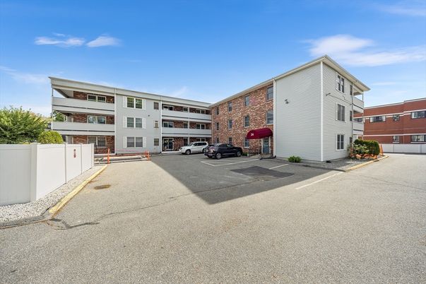 Exterior, Facade, Condo Building