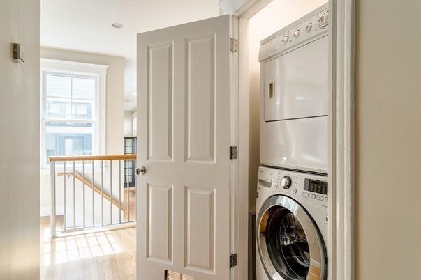 Interior, Utility Closets, Washer, Wood Texture Flooring