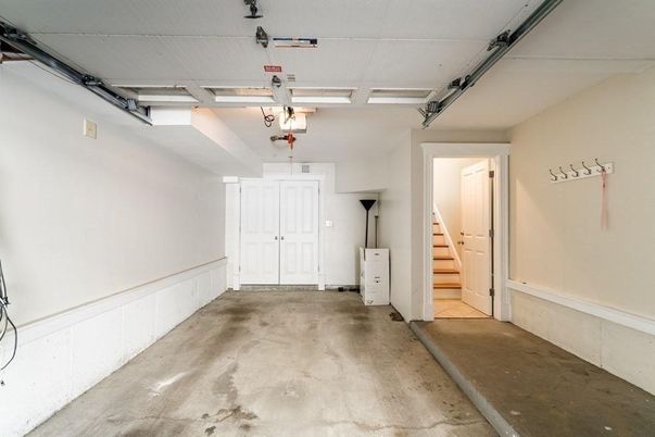 Garage, Interior