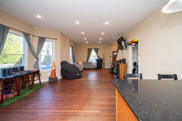 Fitness Equipment, Interior, Recessed Lighting, Wood Texture Flooring
