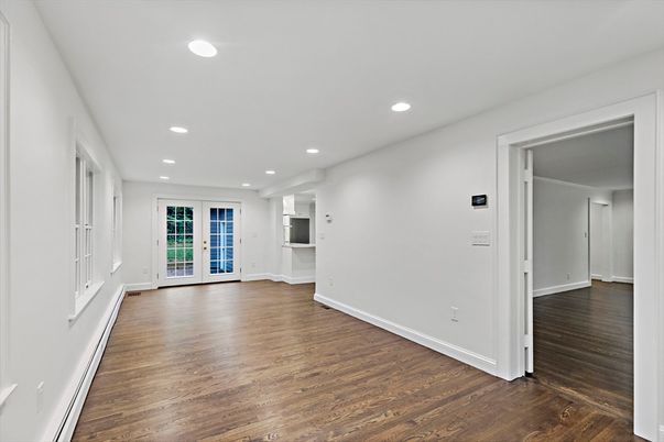 Empty room, Interior, Recessed Lighting, Wood Texture Flooring