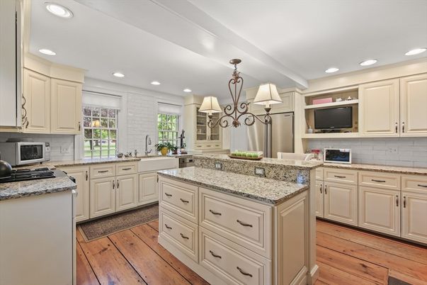 Chandelier, Interior, Kitchen, Recessed Lighting, Wood Texture Flooring