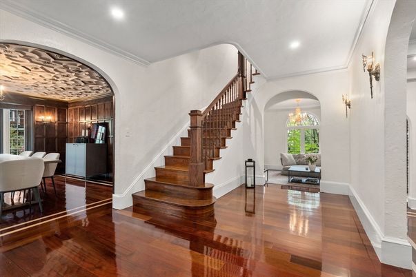 Chandelier, Dining room, Interior, Recessed Lighting, Wood Texture Flooring