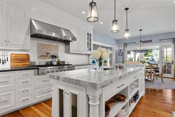 Dining room, Interior, Kitchen, Pendant Lights, Recessed Lighting, Stainless Steel Appliances, Wood Texture Flooring