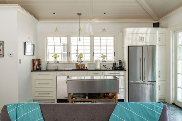Interior, Kitchen, Pendant Lights, Stainless Steel Appliances