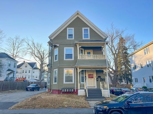 Exterior, Facade, Queen Anne Victorian