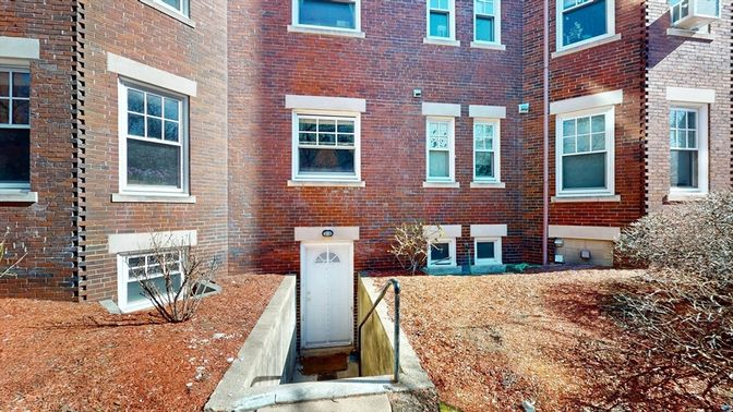 Exterior, Facade, Brick Facade, Rowhouse