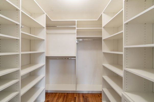 Interior, Walk-in Closets, Wood Texture Flooring