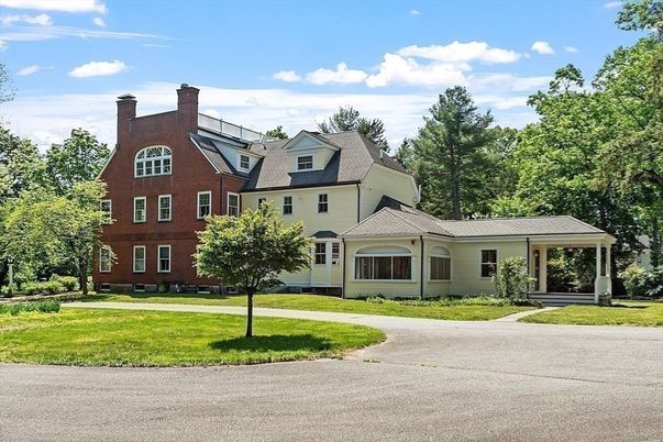 Backyard, Exterior, Facade, Brick Facade, Cape Cod