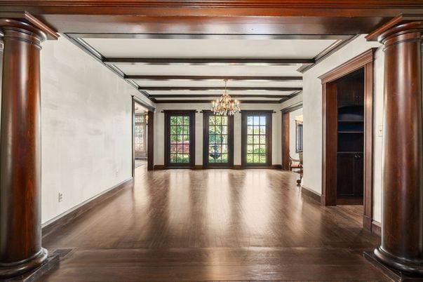 Chandelier, Empty room, Interior, Wooden Beams, Wood Texture Flooring