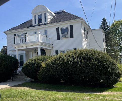 Exterior, Facade, American Foursquare