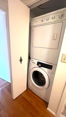 Interior, Utility Closets, Washer, Wood Texture Flooring