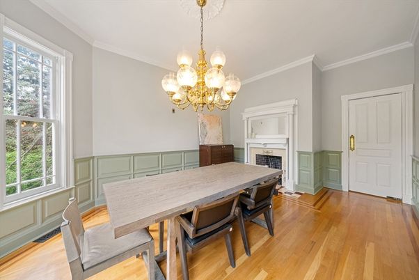 Chandelier, Dining room, Fireplace, Interior, Wood Texture Flooring