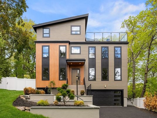 Attached, Exterior, Facade, Modern