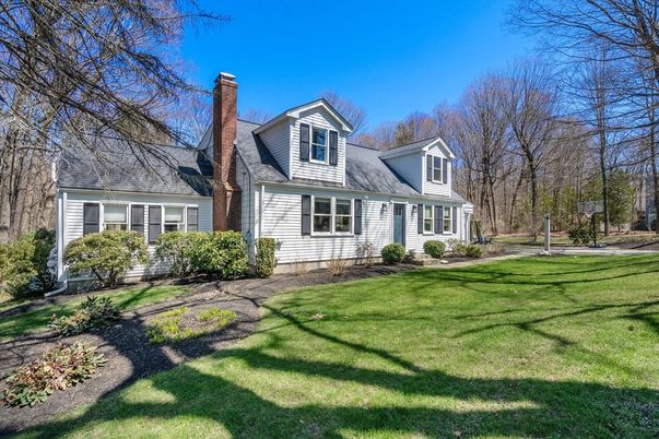 Exterior, Facade, Cape Cod