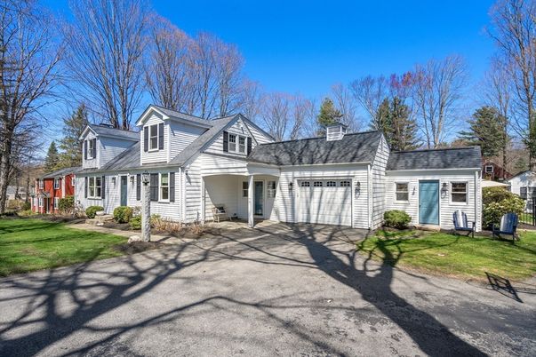 Attached, Exterior, Facade, Cape Cod