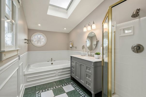 Bathroom, Dual Sink Vanities, Interior, Recessed Lighting