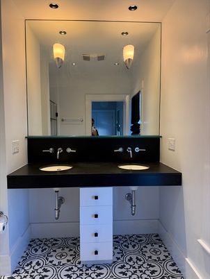 Bathroom, Dual Sink Vanities, Interior, Recessed Lighting