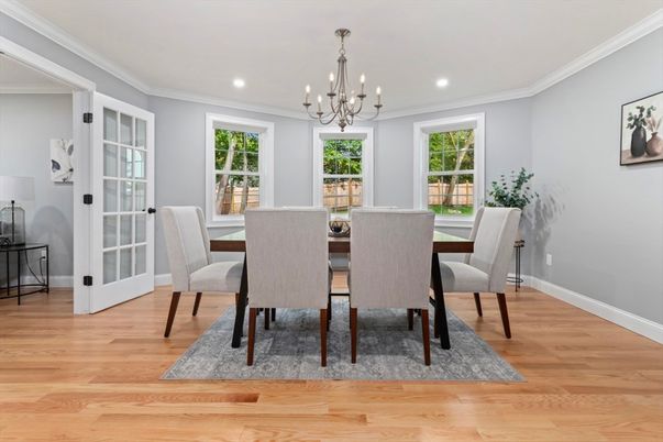Chandelier, Dining room, Interior, Recessed Lighting, Wood Texture Flooring