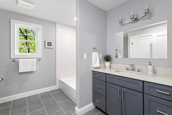 Bathroom, Dual Sink Vanities, Interior, Recessed Lighting