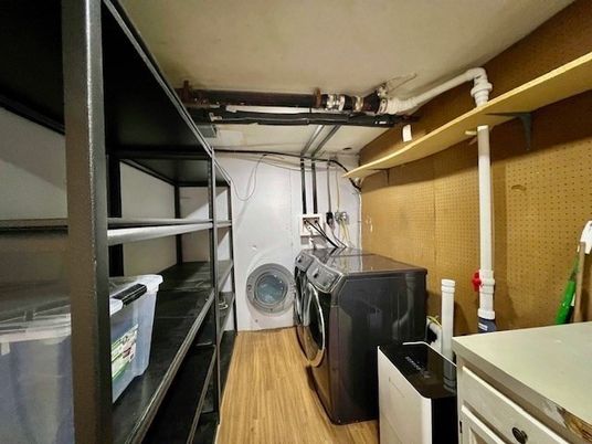 Interior, Washer, Wood Texture Flooring
