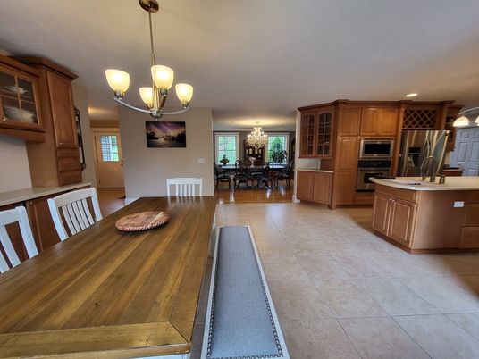Chandelier, Dining room, Interior, Kitchen, Pendant Lights, Stainless Steel Appliances
