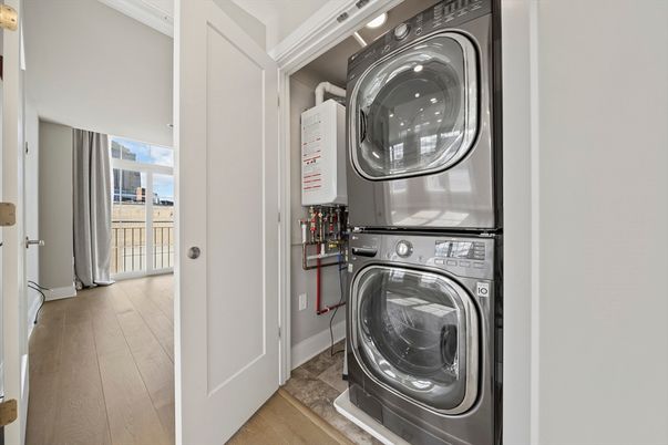 Interior, Utility Closets, Washer, Wood Texture Flooring