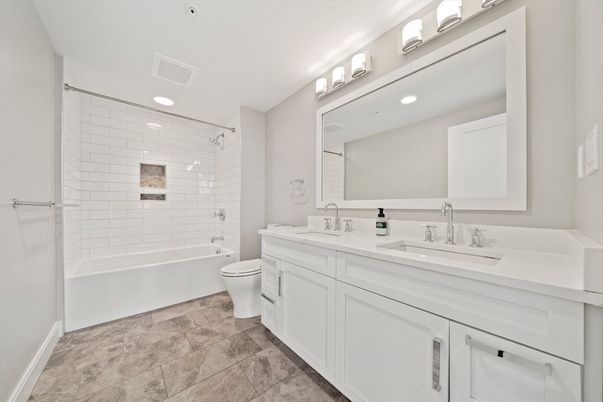 Bathroom, Dual Sink Vanities, Interior, Recessed Lighting