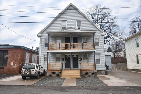 Exterior, Facade, Queen Anne Victorian