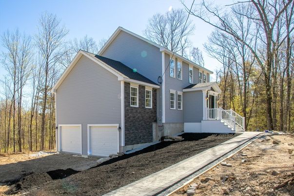 Attached, Exterior, Facade, Raised Ranch